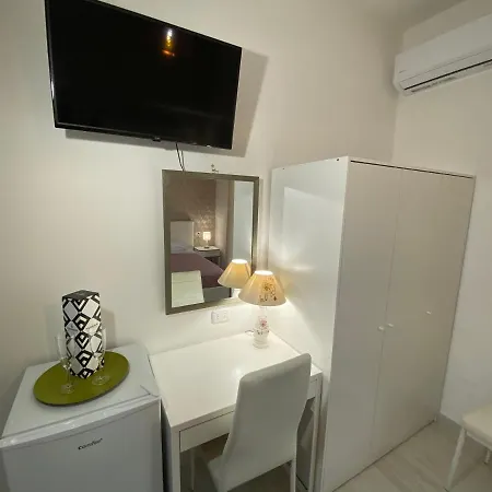 Enjoy Happyness Oda ve Kahvaltı Pompei