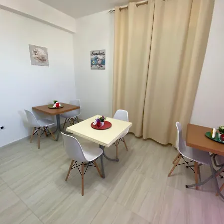 Enjoy Happyness 3* Pompei