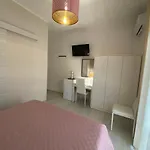 Alojamento de Acomodação e Pequeno-almoço Enjoy Happyness 3*