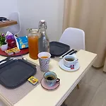 Enjoy Happyness Nocleg ze śniadaniem Pompeja